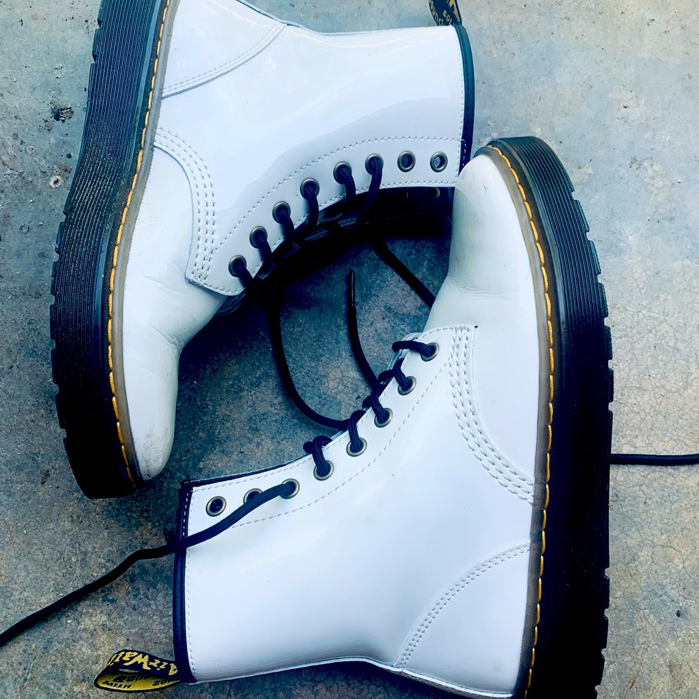 High Top White Jadon Smooth Dr. Martens